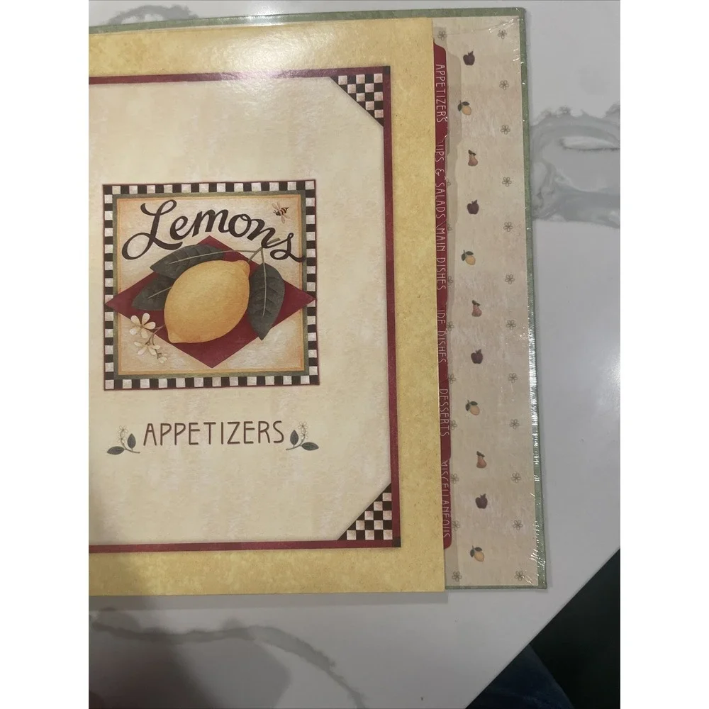DEBBIE MUMM Deluxe Recipe Binder Like New‎ Pear Design 2008